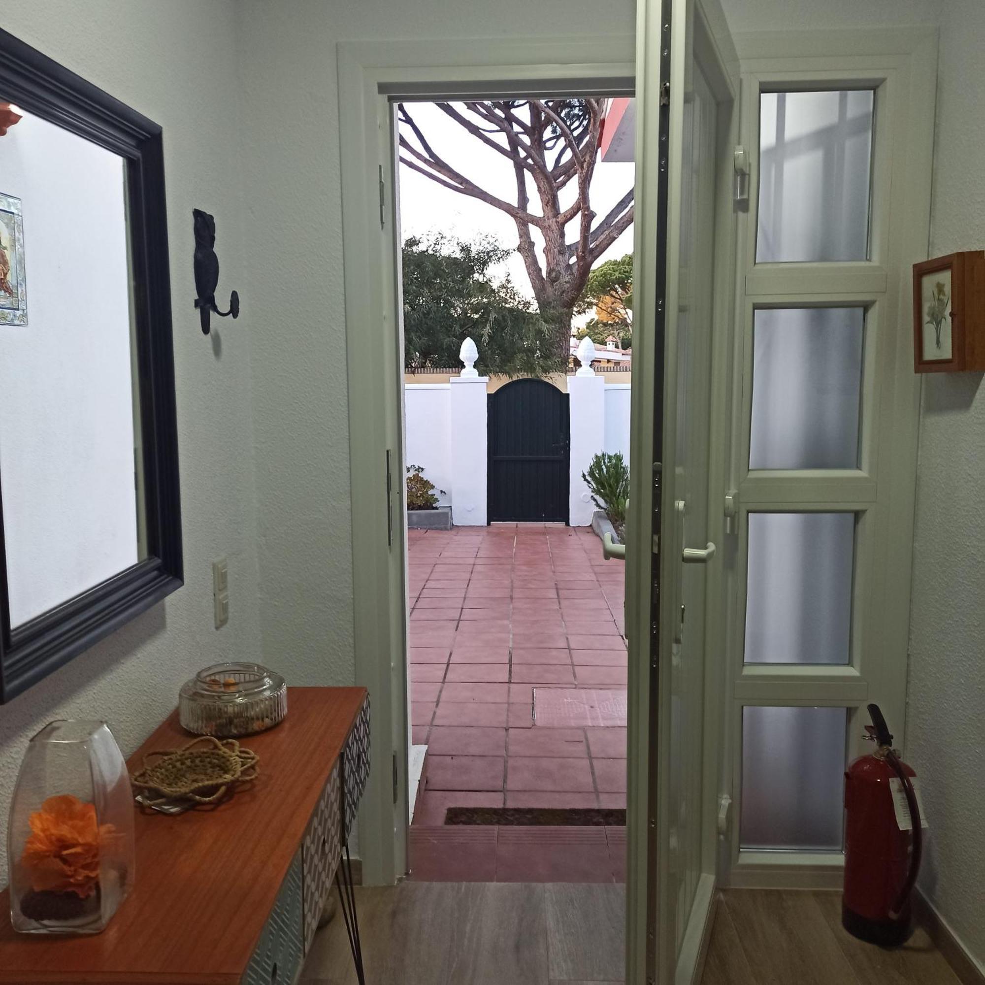 Chalet En Roche كونيل ذي لا فرونتيرا المظهر الخارجي الصورة